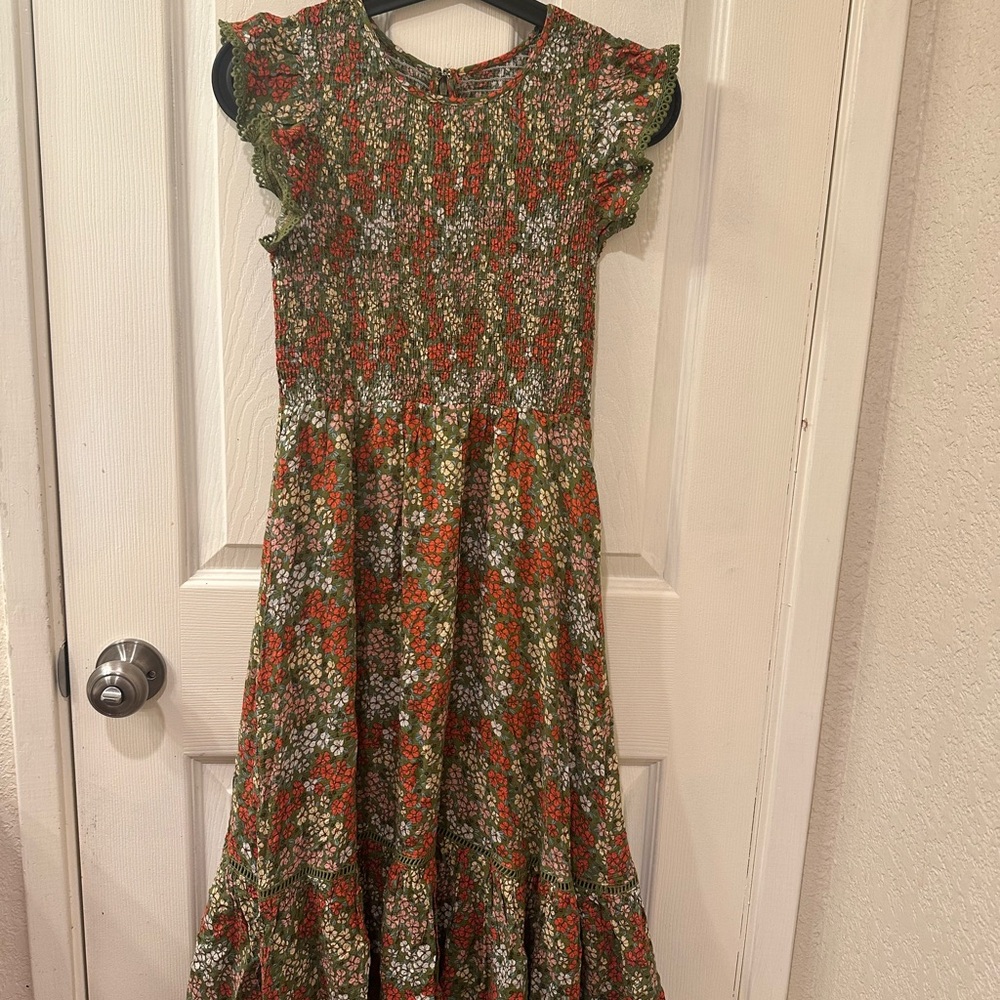 A BEAUTIFUL maxi dress/midi with a floral design! - Picture 3 of 3